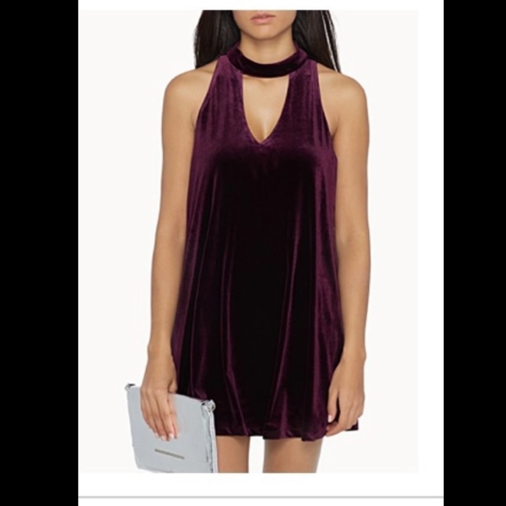 SIMONS Holidays plum velvet dress